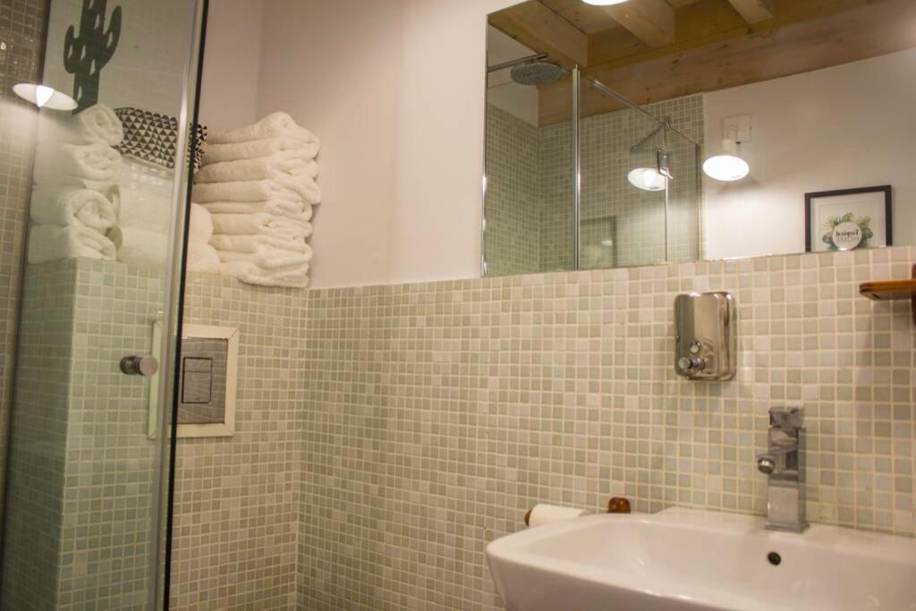 Tu Hogar En El Camino. Burgos Centro. Vut. Wifi Apartment Bagian luar foto